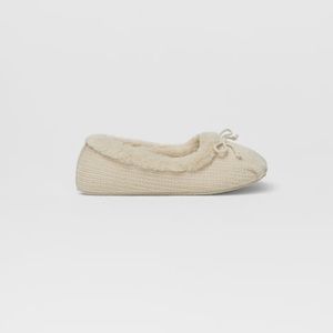 NWT Zara Size 12 toddler faux fur slippers